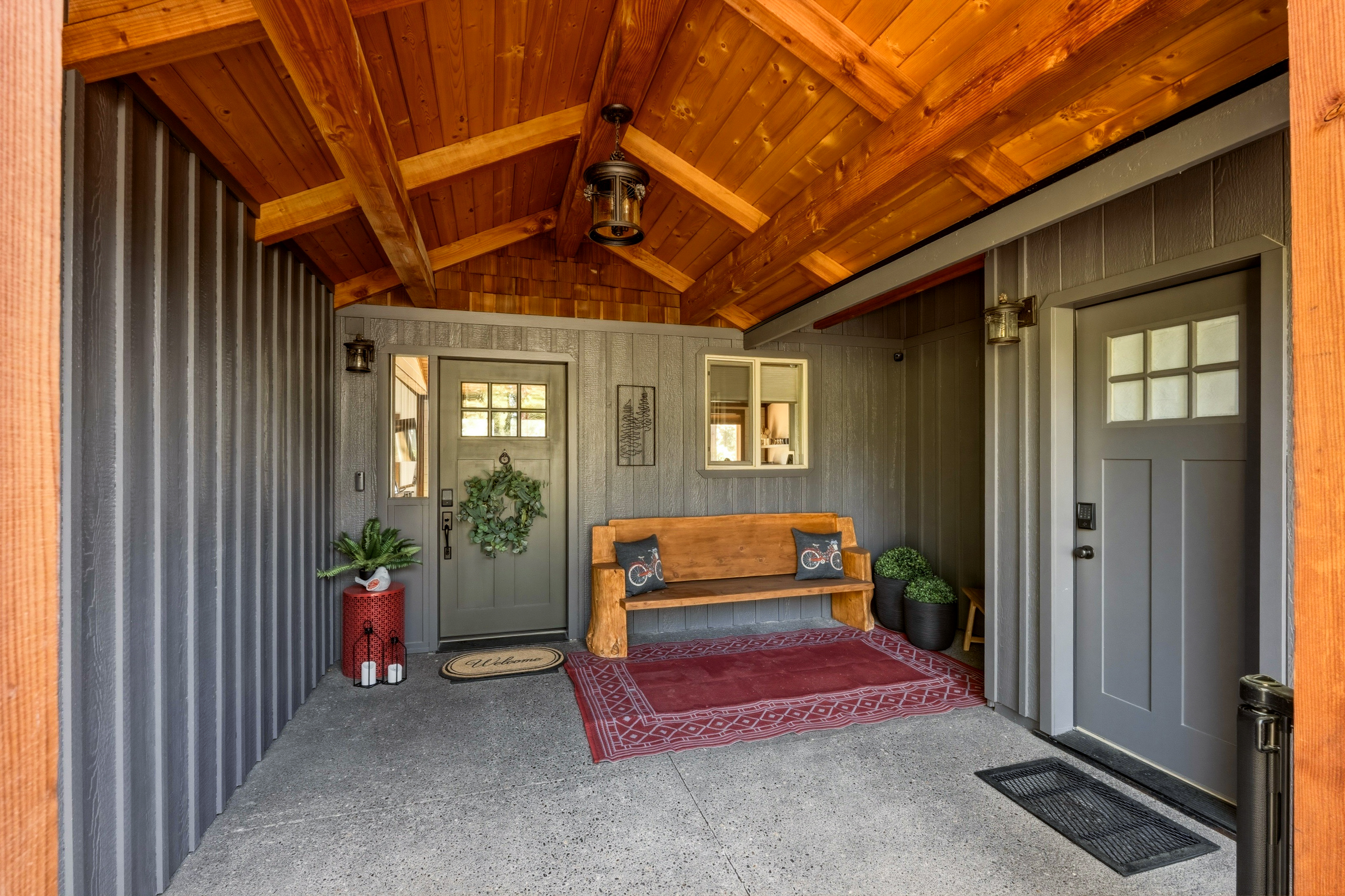 The Cabin on the Canal, waterfront dog-friendly rental in Sunriver, Oregon